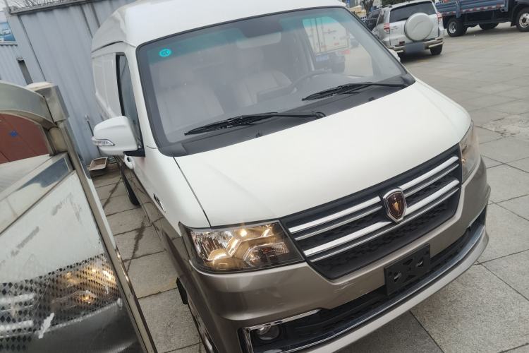 Used Jinbei New Hiace X30L 2024 Champion Edition Van 2/5 Seats Front-Mounted Air Conditioning