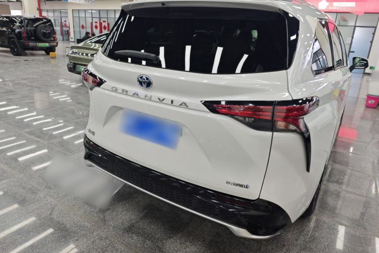 Used Toyota Granvia 2023 2.5L Hybrid Prestige PLUS Edition