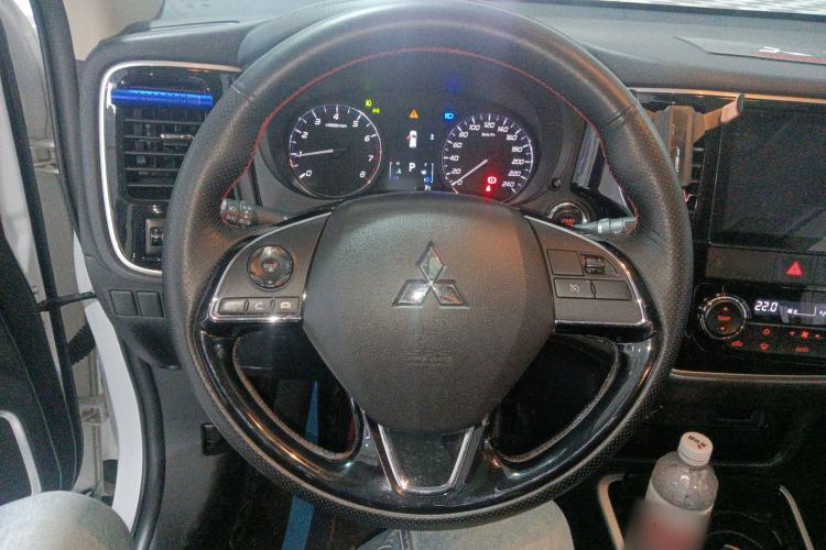 Used Mitsubishi Outlander 2019 2.0L Two-Wheel Drive Comfort Edition 5 Seats China VI Standard
