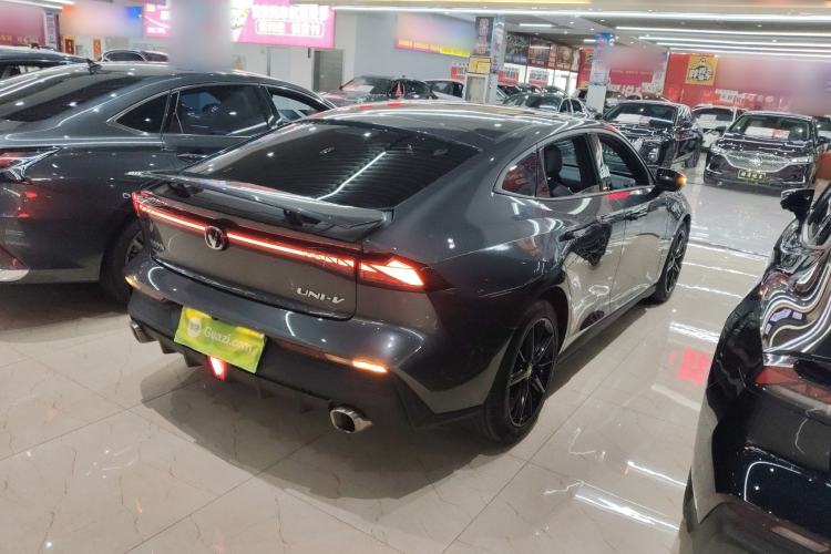 Used Changan UNI-V 2022 1.5T Prestige Version