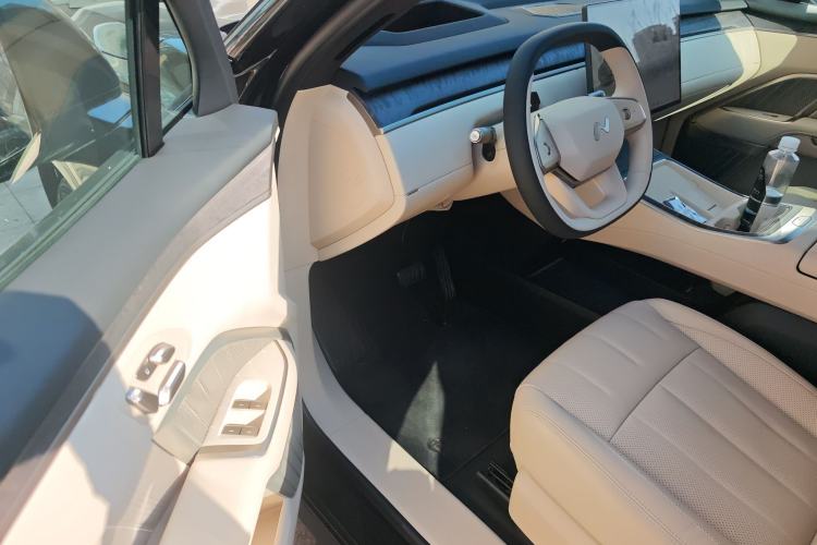 Used ONVO Luxeed L90 2025 Model—Max Six-Seater Version