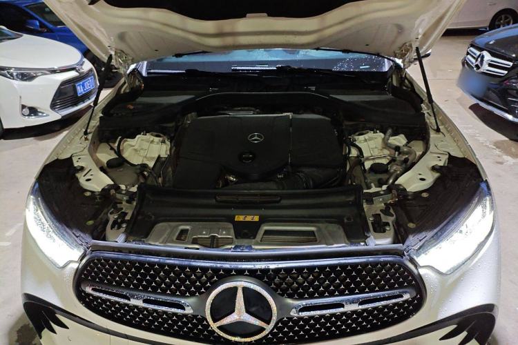 Used Mercedes-Benz GLC 2023 GLC 260 L 4MATIC Luxury Model 5 Seats
