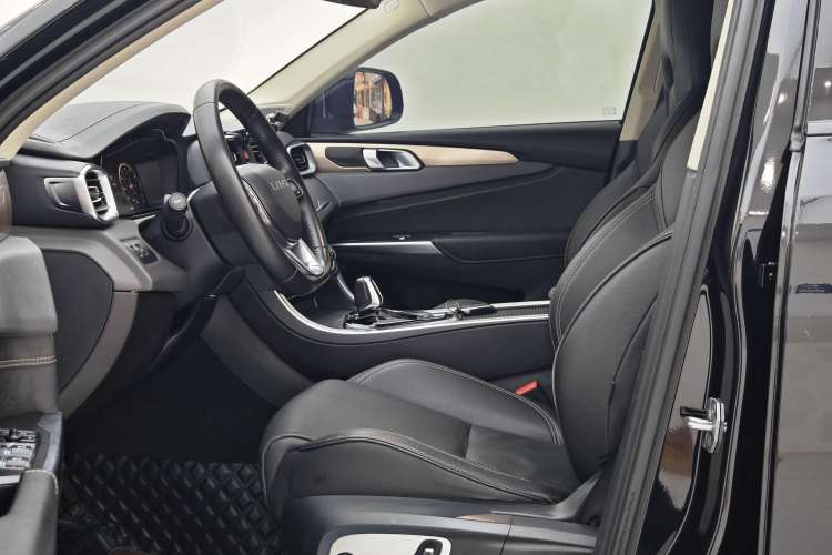 Used Lynk & Co 01 2019 2.0T Two-Wheel-Drive Pro Version China VI Standard
