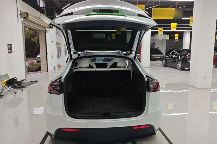 Used Tesla Model Y 2023 Long-Range All-Wheel-Drive Version