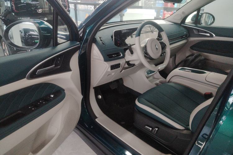 Used ORA Good Cat 2023 401 km Standard Range Luxury Version Lithium Iron Phosphate
