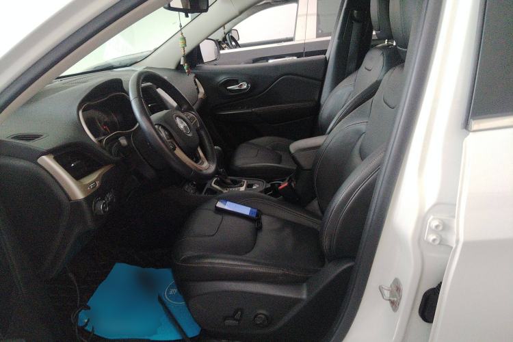 Used  Cherokee 2017 2.0L Superior Edition
