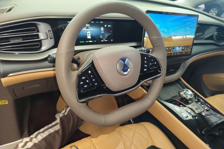 Used Denza D9 2022 DM-i 970 Four-Wheel Drive Prestige Model
