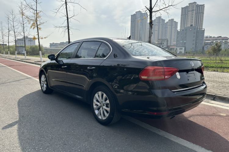 Used Volkswagen Lavida 2015 1.6L Manual Comfort Edition