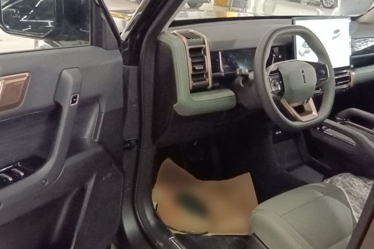 Used  03 2024 401km Range Two-Wheel Drive Standard Yuechao Version
