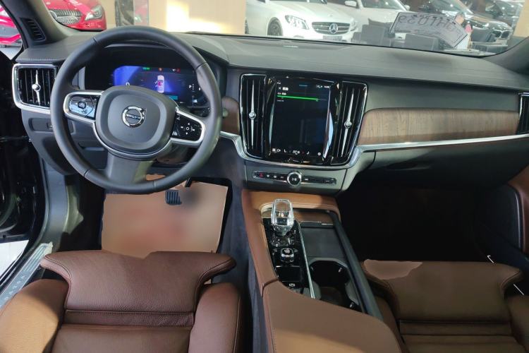 Used Volvo S90 2025 B5 Zhiyuan Luxury Edition
