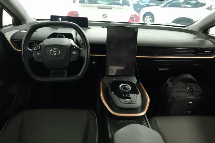 Used Toyota bZ3 2023 616 km Long-Range Premium
