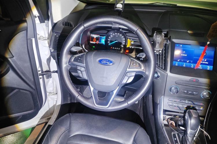 Used Ford Edge 2018 EcoBoost 245 Two-Wheel-Drive Titanium 7-Seater China V Standard
