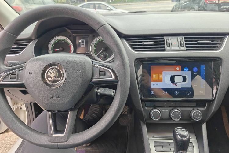 Used Skoda Octavia 2019 1.5L Automatic Smart Drive Luxury Edition China V Standard
