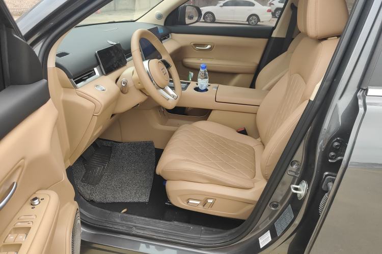 Used  E5 PLUS 2025 165 km Long-Range First Edition 7-Seater
