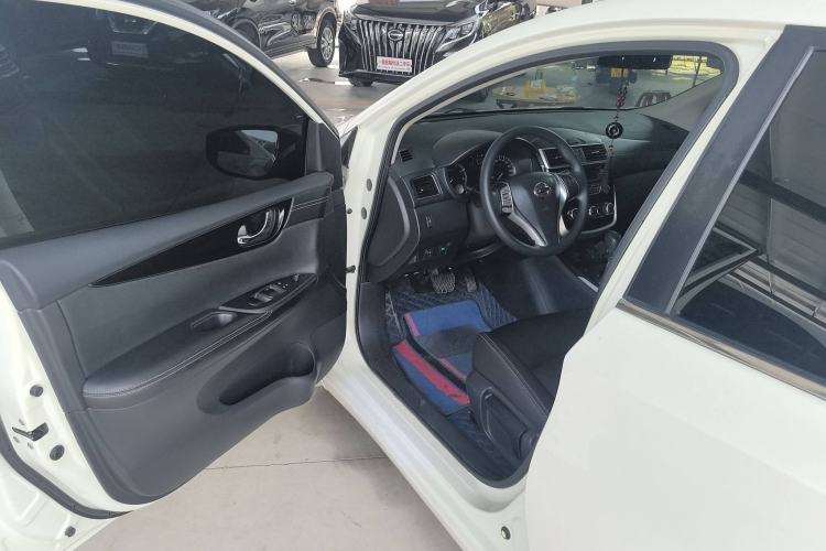 Used Nissan Tiida 2016 1.6L CVT Cool Dynamic Edition
