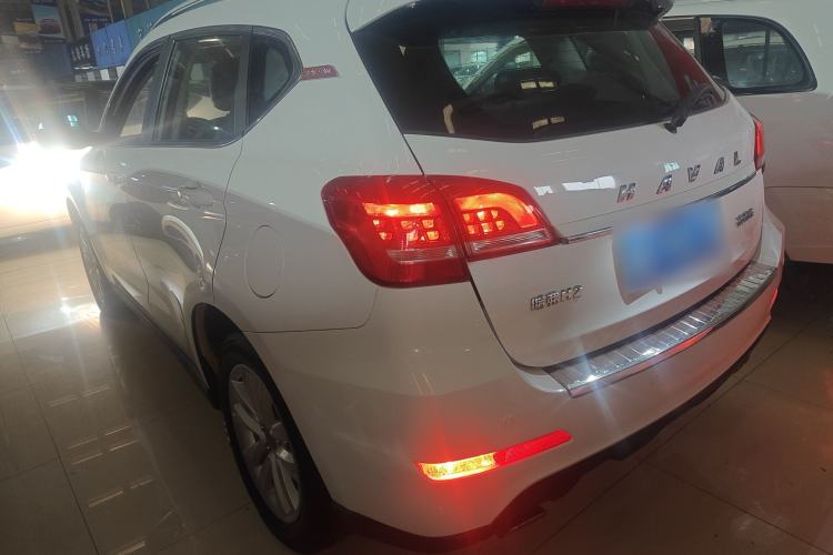 Used Haval H2 2016 Red Label 1.5T Manual Two-Wheel Drive Elite Model

