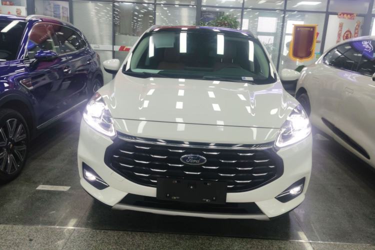 Used Ford Escape 2020 EcoBoost 245 Two-Wheel-Drive Titanium Edition
