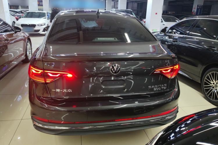 Used Volkswagen Sagitar 2025 Revised Version Three 300TSI DSG Excellence Edition
