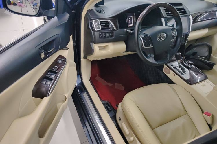 Used Toyota Camry 2015 Dual-Engine 2.5 HG Luxury Navigation Edition
