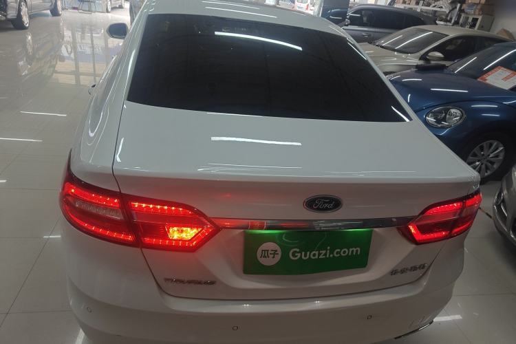 Used Ford Taurus 2015 EcoBoost 245 Luxury Model
