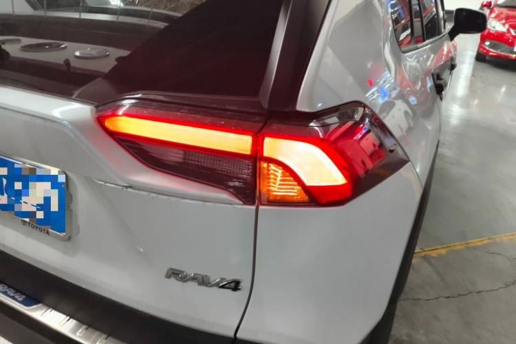 Used Toyota RAV4 2023 2.0L CVT Two-Wheel Drive Fashion Plus Edition
