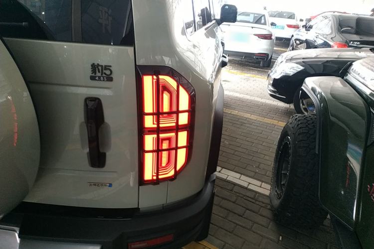 Used  Leopard 5 2023 Navigator Edition