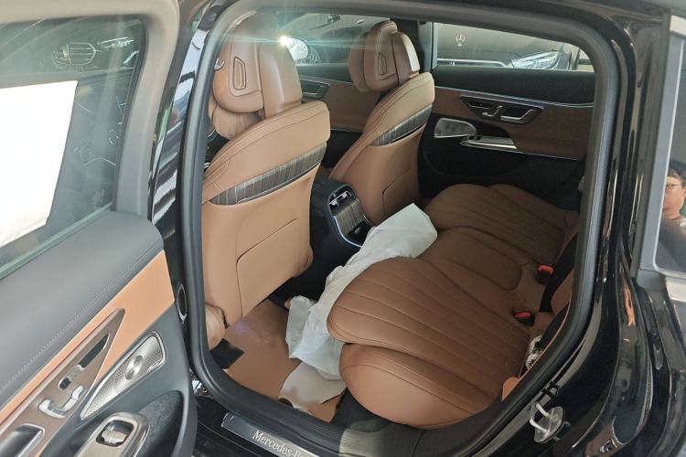 Used Mercedes-Benz E-Class 2025 Facelift E 300 L Luxury Edition
