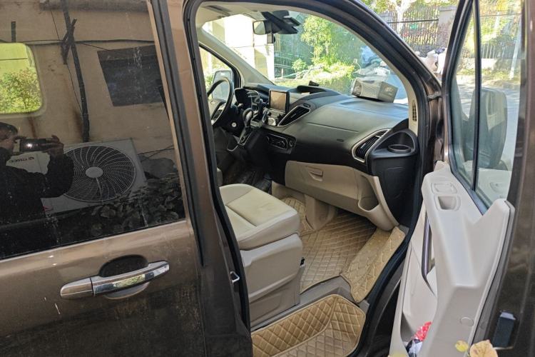 Used Ford Tourneo Custom 2017 2.0T Automatic Elite Version
