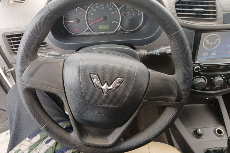 Used Wuling Hongguang 2014 1.5L Base Version
