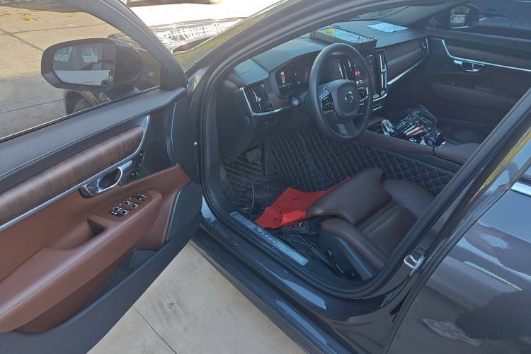 Used Volvo S90 2023 B5 Zhiyuan Luxury Edition
