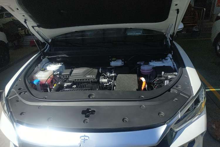 Used BYD Song Pro New Energy 2024 HONOR Edition DM-i 71KM Navigation Model
