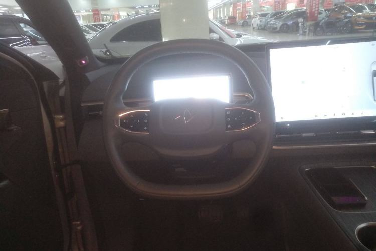 Used  eπ008 2024 210Max Range-Extended Version 6 Seats
