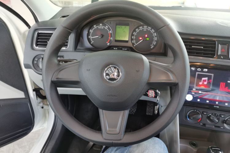 Used Skoda Rapid 2015 1.6L Automatic Smart Selection Model