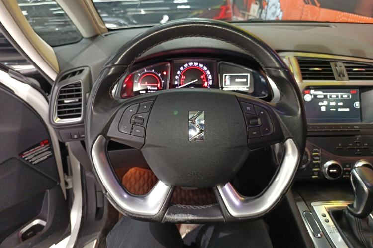 Used DS 5 2014 1.6T Luxury Edition THP160
