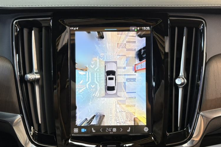 Used Volvo S90 2025 B5 Zhiya Luxury Edition
