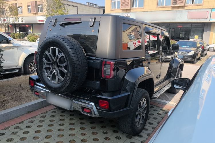 Used  BJ40 2019 2.0T Automatic Four-Wheel Drive Urban Hunter Edition Flagship Model China V Emission Standard
