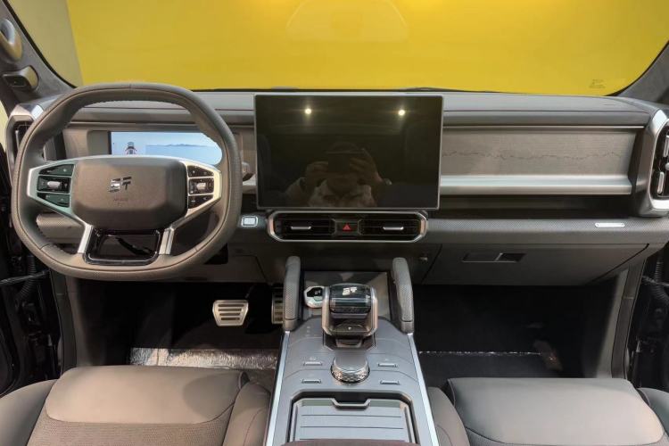 Used JETOUR Traveler 2023 2.0T All-Wheel Drive CrossPRO+
