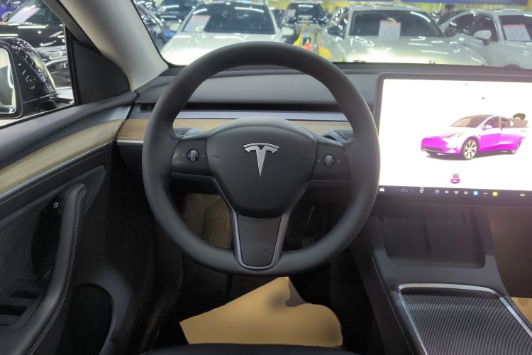 Used Tesla Model Y 2022 Long-Range All-Wheel-Drive Version