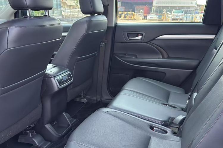 Used Toyota Highlander 2018 2.0T Four-Wheel Drive Prestige Version 7 Seats China VI Standard
