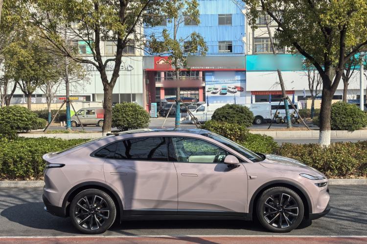 Used ONVO L60 2024 60 kWh Rear-Drive Version
