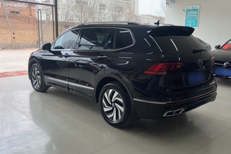 Used Volkswagen Tiguan L 2024 Outstanding Model 330TSI Automatic Two-Wheel Drive R-Line Dragon Glory Edition

