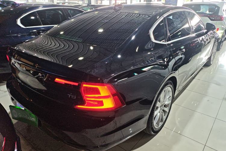 Used Volvo S90 2018 T5 Zhiyuan Edition
