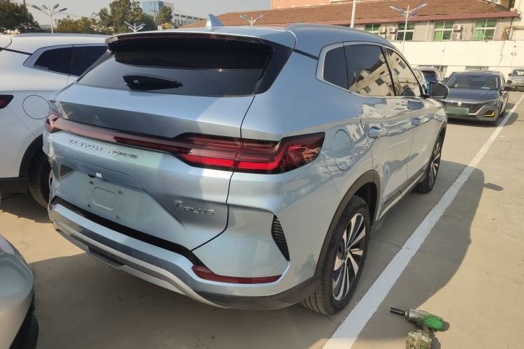 Used BYD Song PLUS New Energy 2023 Champion Edition EV 520KM Prestige Model
