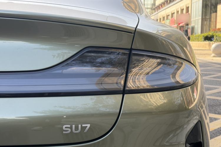 Used  SU7 2024 Rear-Drive Long-Range Intelligent Driving Version
