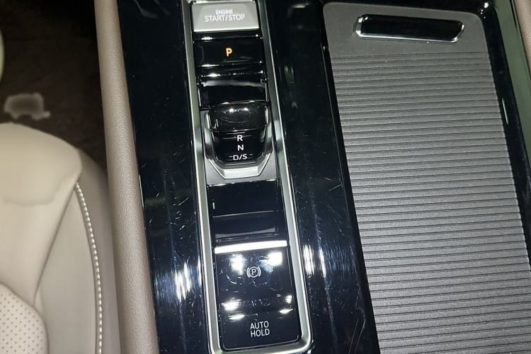 Used Volkswagen Viloran 2024 380TSI Luxury Edition
