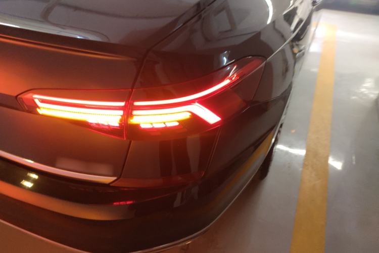 Used Volkswagen Passat 2020 Revised Version 330TSI Luxury Edition China VI Standard
