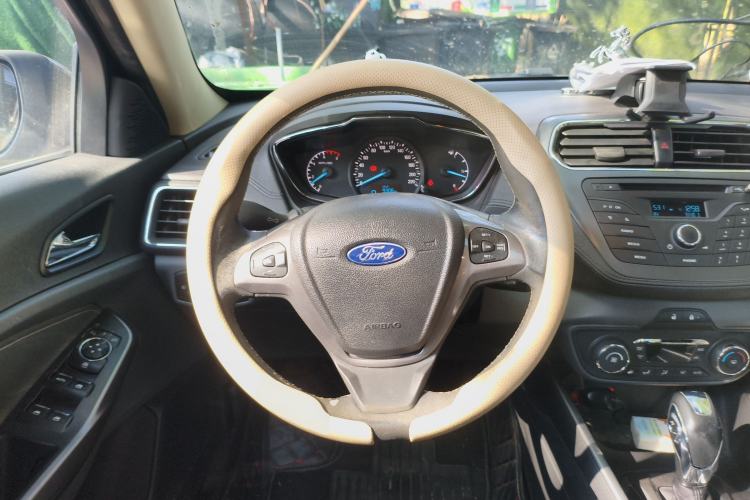 Used Ford Escort 2015 1.5L Automatic Fashion Model
