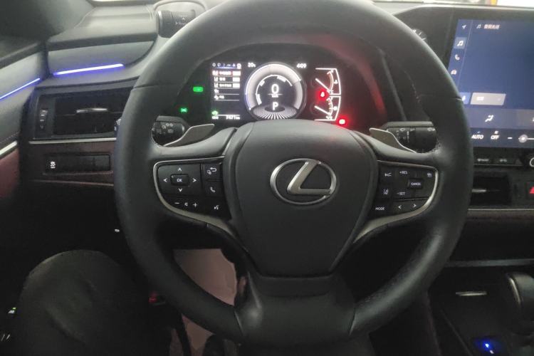 Used Lexus ES 2025 300h Deluxe Edition