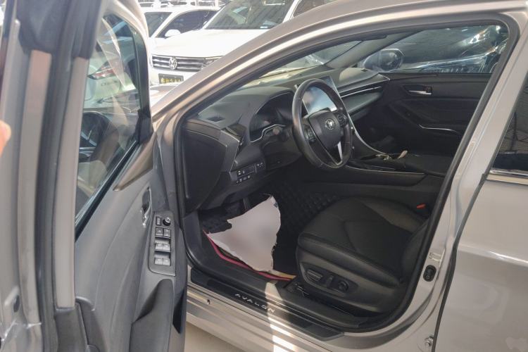 Used Toyota Avalon 2022 2.0L XLE Premium Edition
