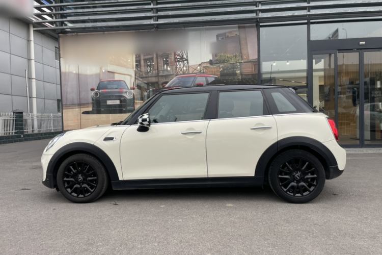 Used  MINI 2018 1.5T COOPER Classic Edition Five-Door Version
